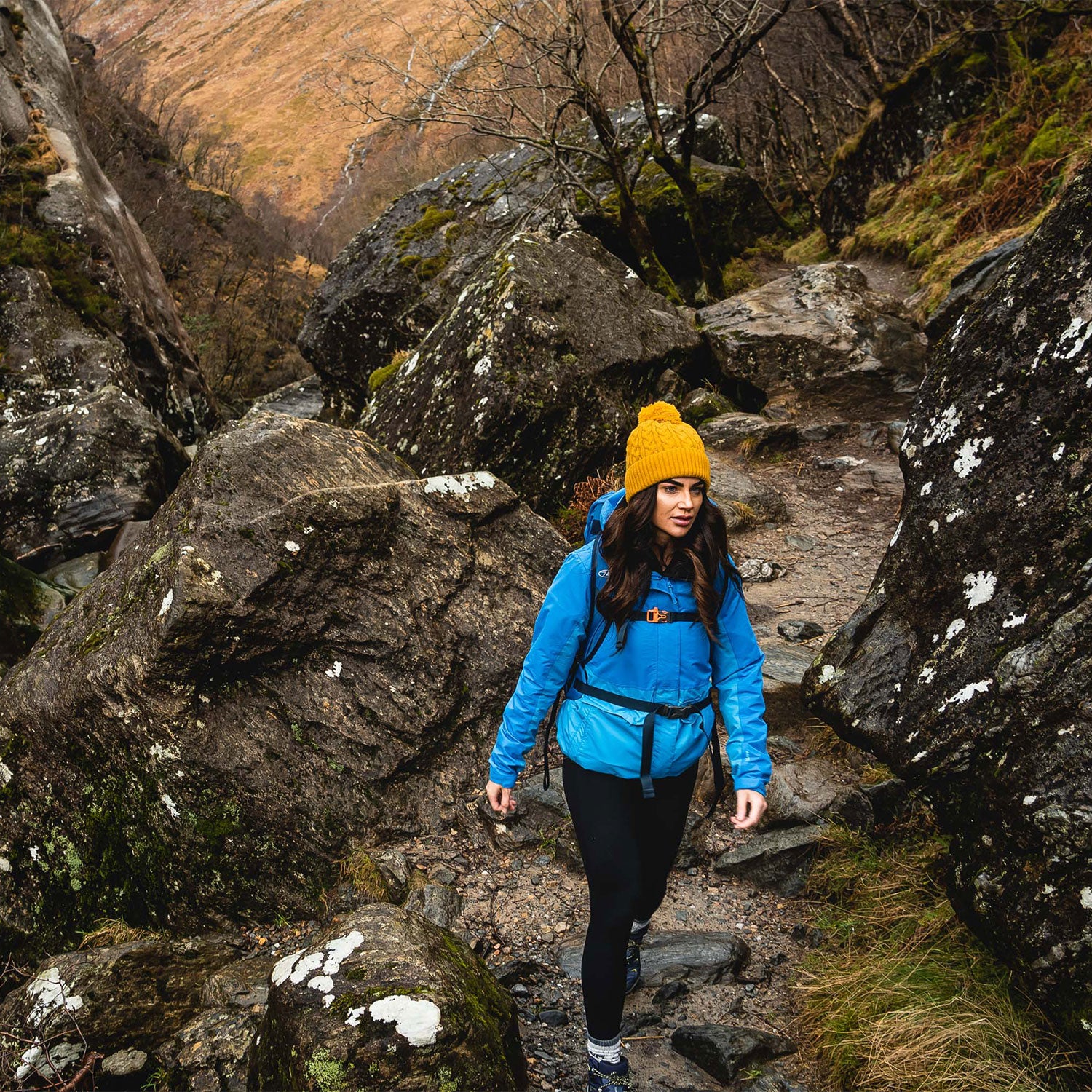 Beira Lined Bobble Hat - Image 8